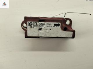 датчик AirBag Volkswagen Golf 4 поколение 1998, 1.6 л., бензин, МКПП, красный, хетчбэк 5 дв., 1J0909606D