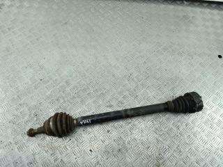 полуось передняя правая (приводной вал, ШРУС) Volkswagen Passat B4 1994, 2.8 л., бензин, АКПП, синий, универсал