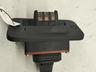 выключатель концевой (концевик) Volkswagen Caddy 3 поколение 2007, 1.4 л., бензин, МКПП, серый, фургон, 2K0907437