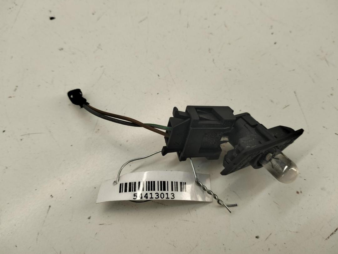 подсветка номера Volkswagen Golf-3 1994, 1.6 л., бензин, МКПП, синий, хетчбэк 3 дв., 1H0943115B