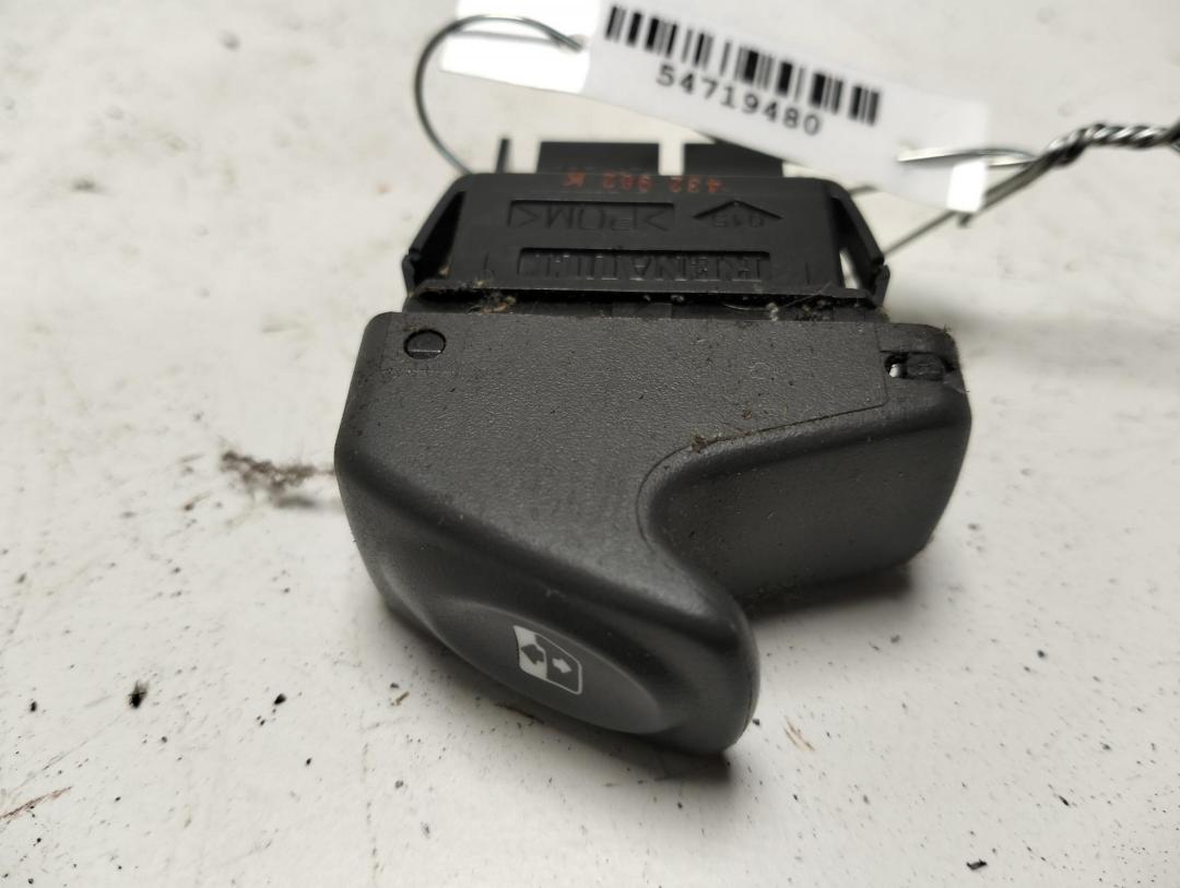 кнопка стеклоподъемника переднего правого Renault Scenic I 2002, 1.8 л., бензин, МКПП, серый, минивэн, 432962