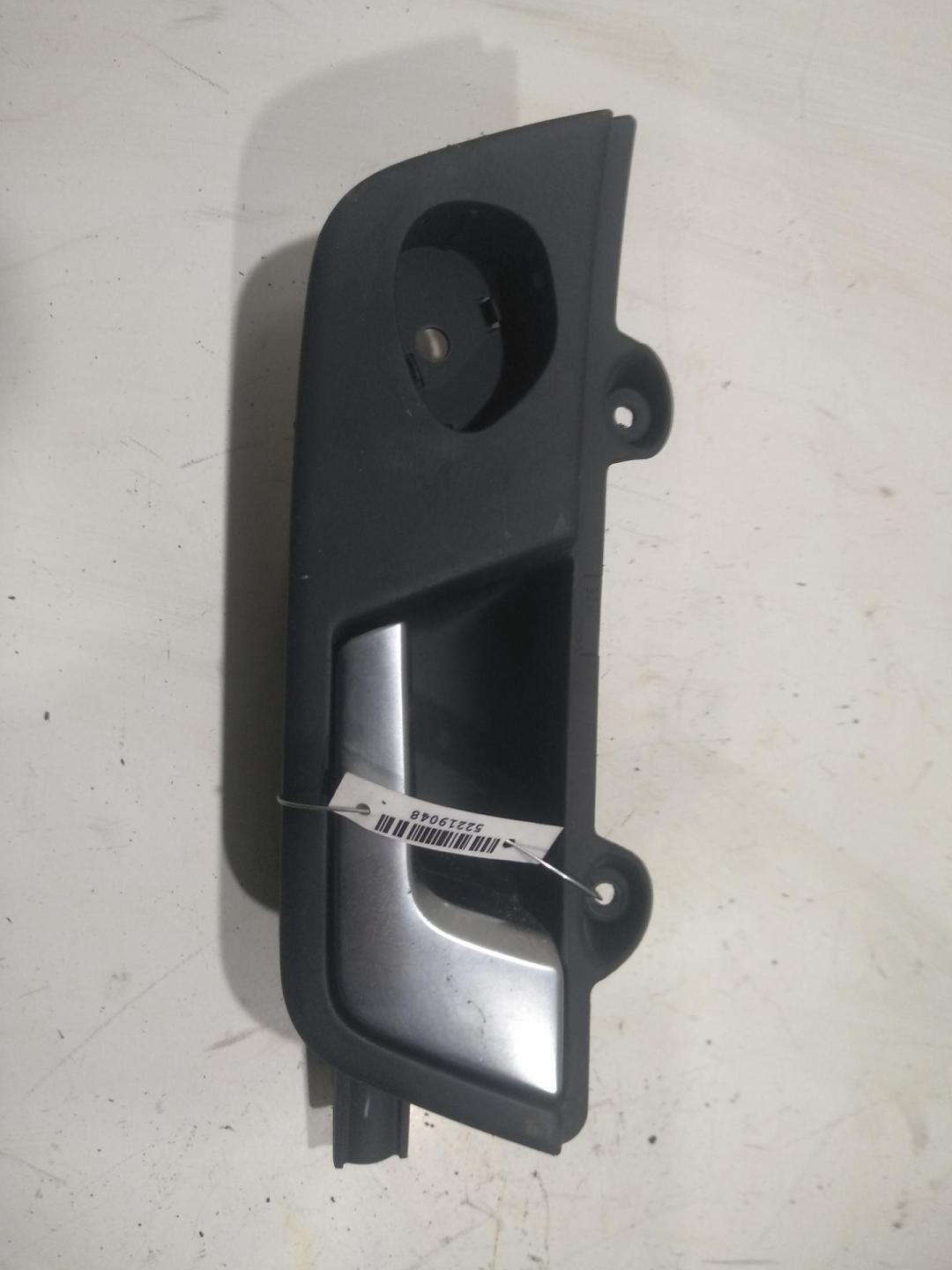 ручка внутренняя передняя правая Audi A4 B6 2002, 2.5 л., дизель, АКПП, серый, универсал, 8E1837020F - фото №1