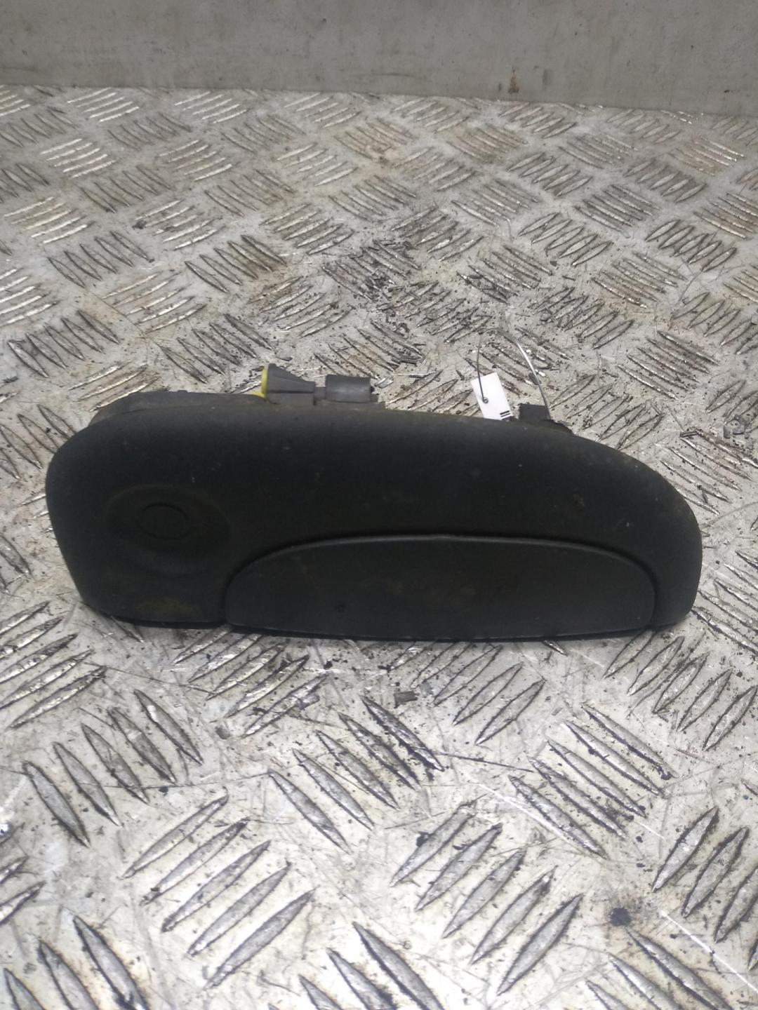 ручка наружная передняя правая Renault Kangoo I 2008, 1.5 л., дизель, МКПП, красный, фургон, 7700354479