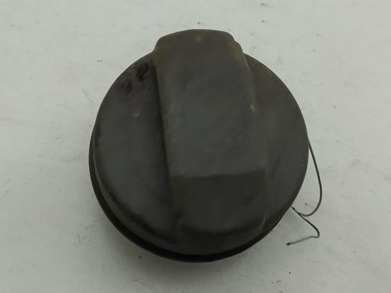 пробка топливного бака Volkswagen Passat B3 1992, 1.9 л., дизель, МКПП, красный, универсал