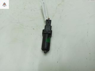 Датчик (включатель) стоп-сигнала Renault Laguna 1 поколение 1996, 1.8 л., бензин, МКПП, красный, хетчбэк 5 дв., 7700732503