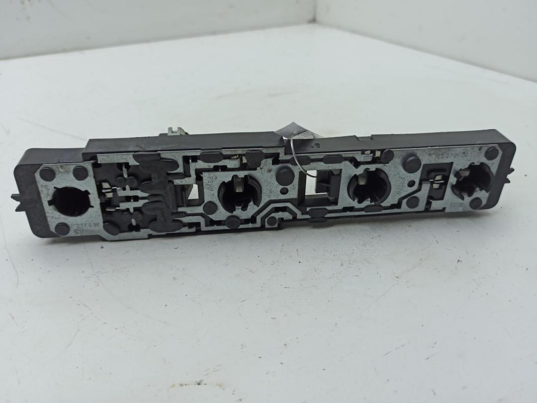 Плата фонаря заднего правого Opel Omega B 2002, 2.2 л., бензин, АКПП, чёрный, универсал, 143577-00