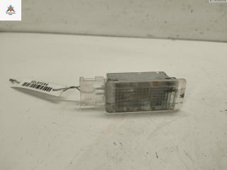 фонарь салона (плафон) Volkswagen Touareg 1 поколение 2006, 3.0 л., дизель, АКПП, чёрный, внедорожник 5 дв., 7L6947415