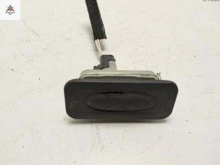 кнопка открытия багажника Renault Clio 3 поколение [рестайлинг] 2010, 1.6 л., бензин, МКПП, белый, хетчбэк 3 дв., 8200385515