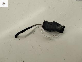 подсветка номера Volkswagen Golf 3 поколение 1994, 1.6 л., бензин, МКПП, синий, хетчбэк 3 дв., 1H0943115B