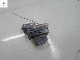 кнопка стеклоподъемника переднего правого Opel Agila 2 поколение (B) 2008, 1.3 л., дизель, МКПП, красный, хетчбэк 5 дв.