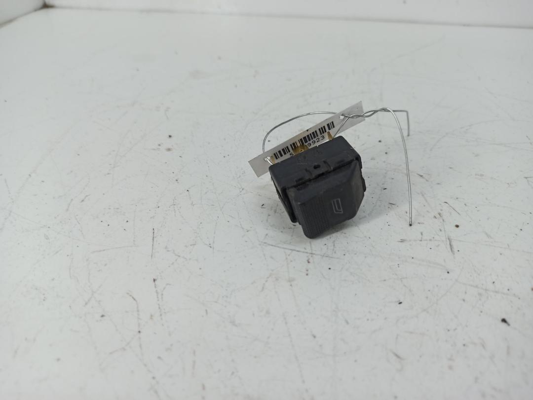 кнопка стеклоподъемника переднего левого Audi A4 B5 1997, 1.8 л., Ti, бензин, МКПП, синий, универсал, 4D0959855