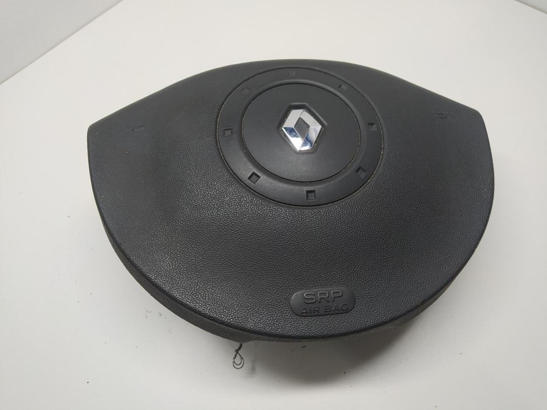 подушка безопасности водителя Renault Scenic II 2003, 1.6 л., бензин, МКПП, серый, минивэн, 8200130498