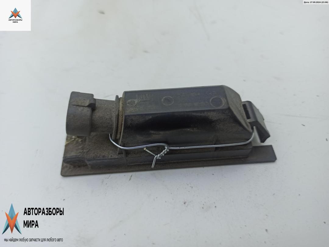 подсветка номера Opel Vectra C 2002, 1.8 л., бензин, МКПП, серый, хетчбэк 5 дв., 09184143 - фото №1