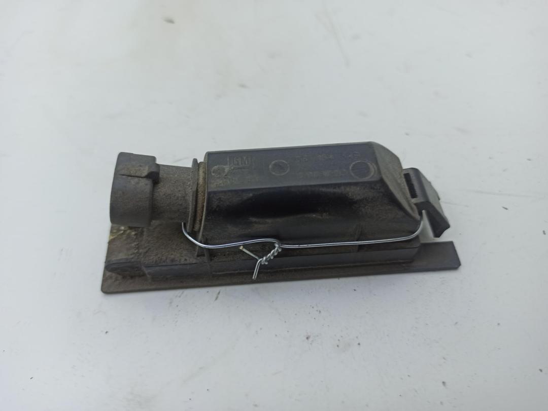 подсветка номера Opel Vectra C 2002, 1.8 л., бензин, МКПП, серый, хетчбэк 5 дв., 09184143 - фото №1