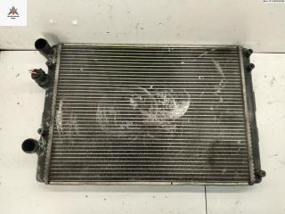 радиатор охлаждения Volkswagen Polo 3 поколение [рестайлинг] 2000, 1.4 л., дизель, МКПП, чёрный, хетчбэк 3 дв.