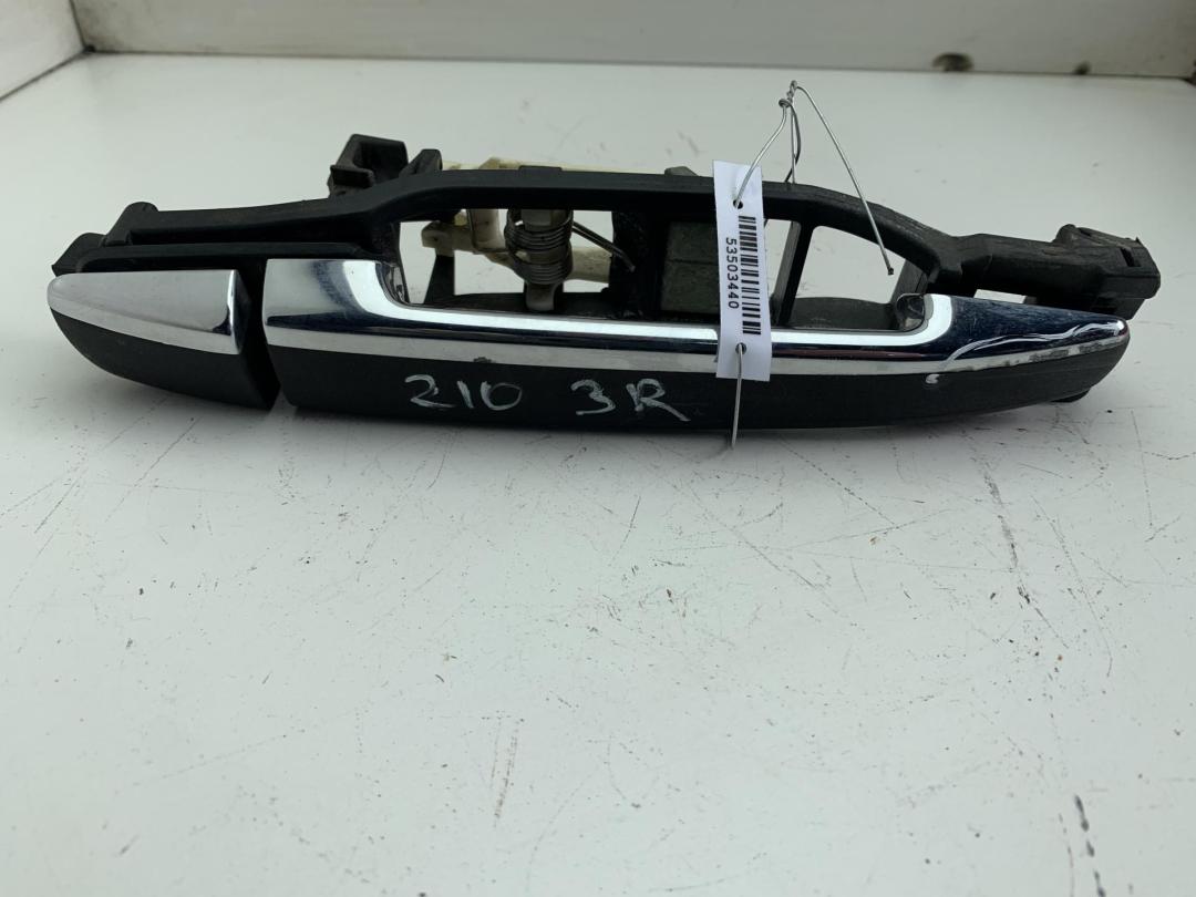ручка наружная задняя правая Mercedes-Benz E W210 1996, 2.0 л., бензин, МКПП, синий, седан