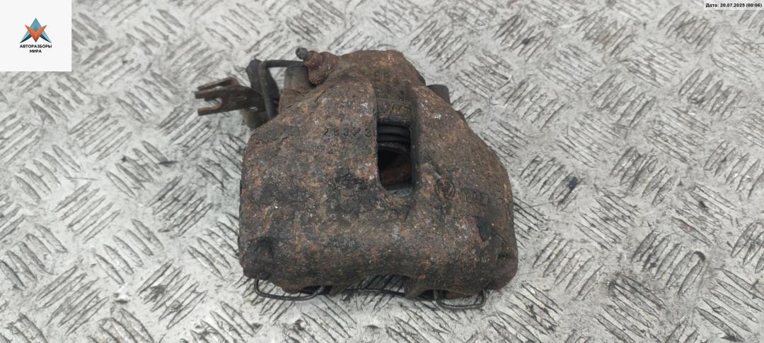 суппорт передний левый Audi A4 B6 2003, 2.5 л., дизель, АКПП, синий, универсал, 4B0615123 - фото №1