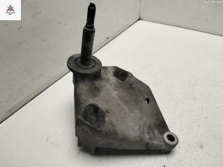 кронштейн КПП Renault Laguna 2 поколение 2002, 2.0 л., бензин, АКПП, серый, хетчбэк 5 дв., 8200000026