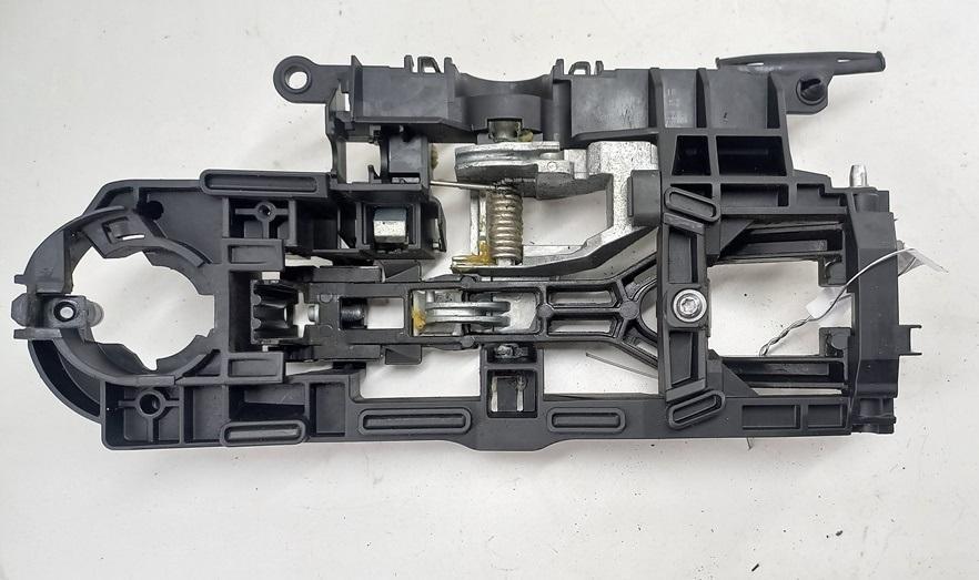 Корпус (держатель) ручки двери передней левой BMW 5 F10/F11 2012, 2.0 л., дизель, АКПП, белый, универсал
