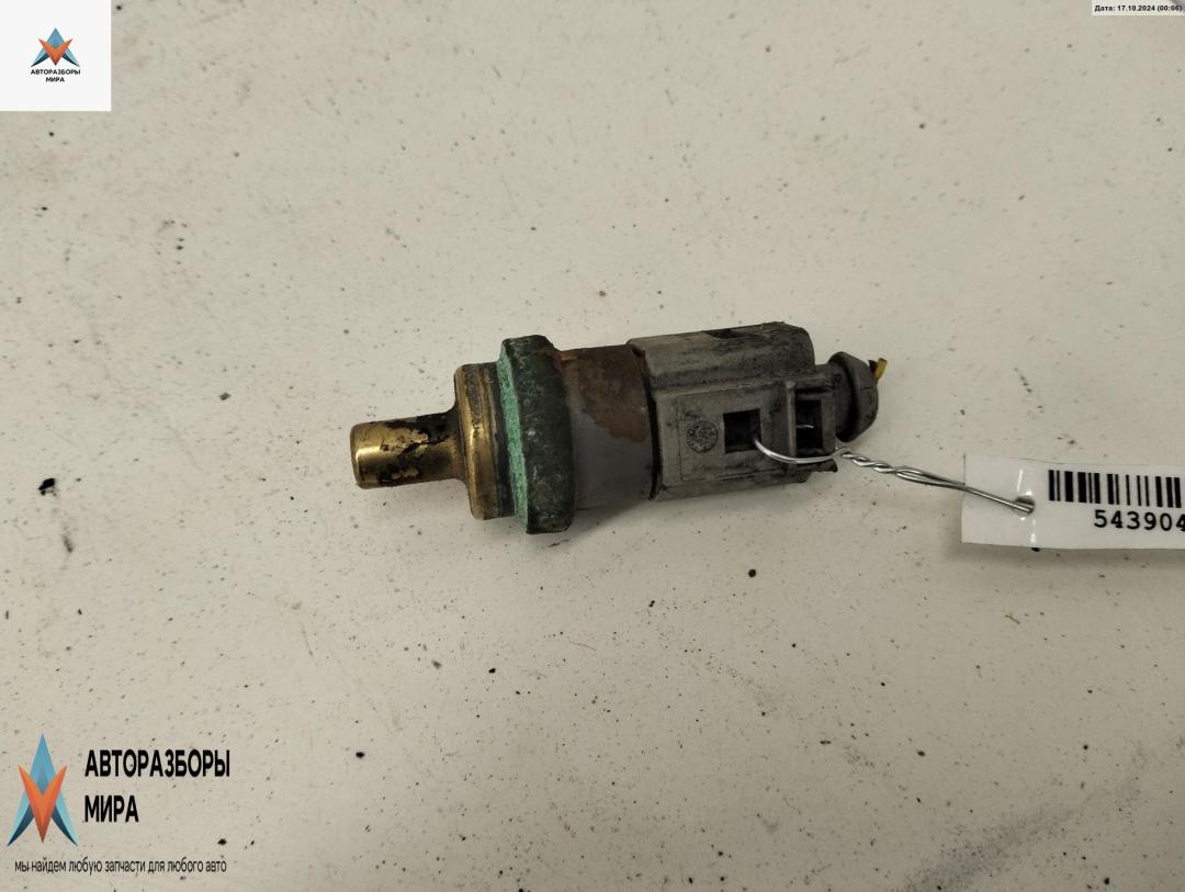 датчик температуры Volkswagen Passat B6 2010, 2.0 л., дизель, МКПП, серый, универсал - фото №1