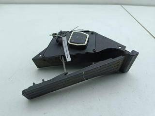педаль Mercedes-Benz E-Класс W212/S212/C207/A207 [рестайлинг] 2014, 2.2 л., дизель, АКПП, бежевый, универсал, A4513000000