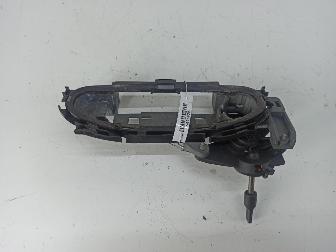 Корпус (держатель) ручки двери передней левой Audi A3 8P 2007, 1.6 л., бензин, МКПП, чёрный, хетчбэк 3 дв., 8E1837925D