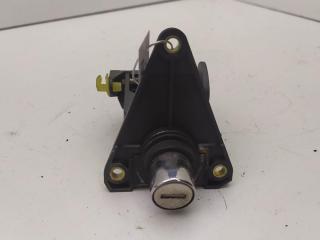 кнопка открытия багажника Opel Corsa B 1992, 1.4 л., бензин, АКПП, белый, хетчбэк 3 дв.