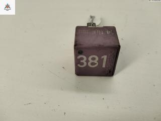 реле (прочие) Volkswagen Passat B5 1997, 1.8 л., бензин, МКПП, зелёный, универсал, 431951253G