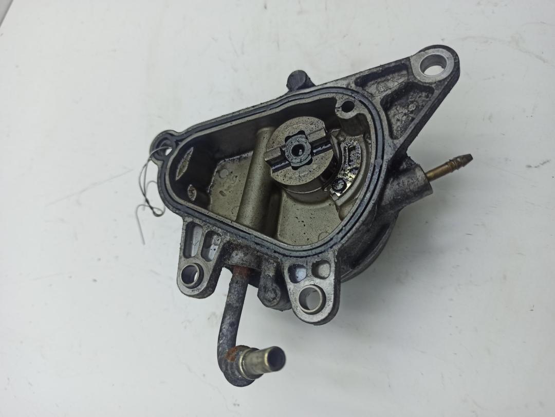 насос вакуумный Opel Vectra C 2006, 3.0 л., дизель, АКПП, серый, универсал, 8973304130