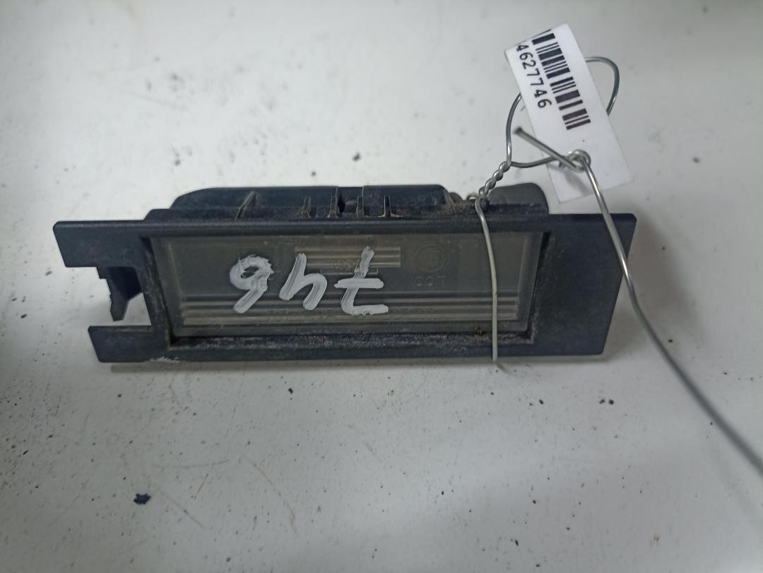 подсветка номера Opel Corsa C 2000, 1.0 л., бензин, МКПП, зелёный, хетчбэк 3 дв., 09164143 - фото №1