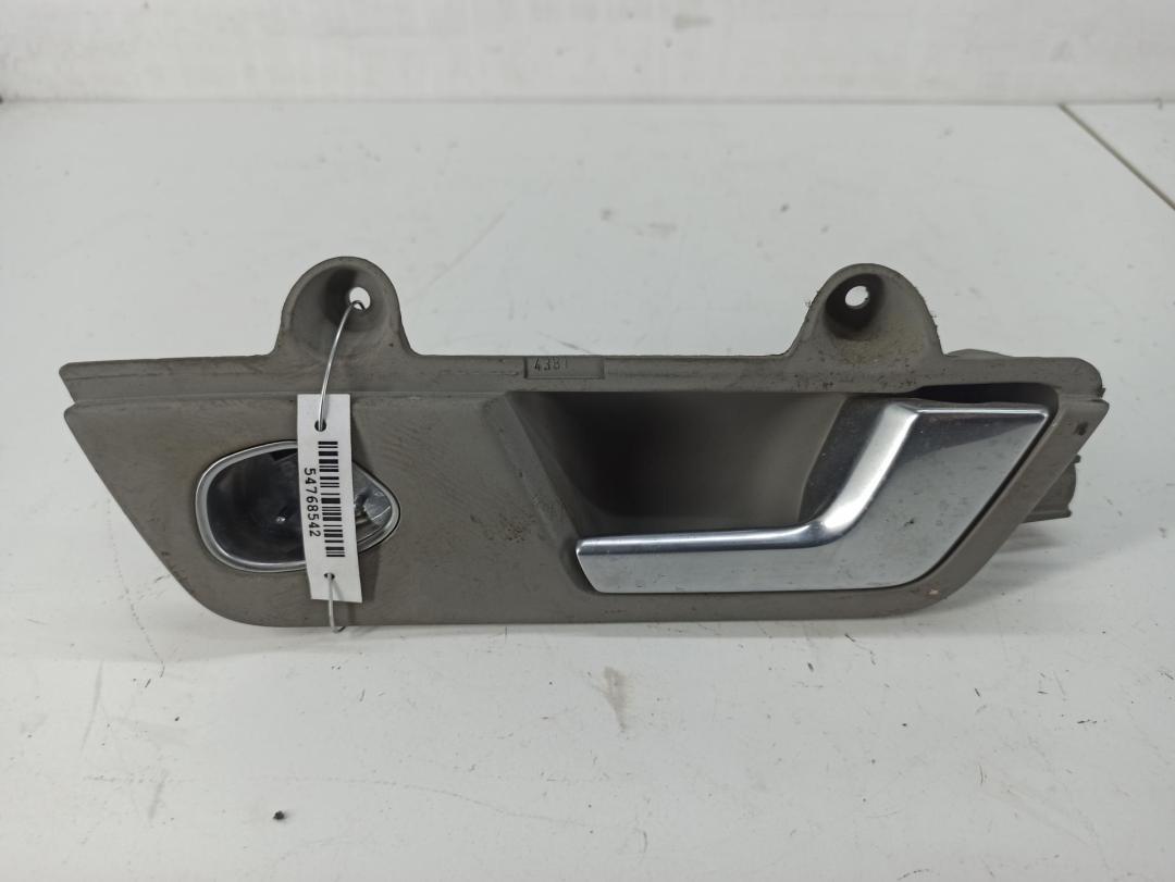 ручка внутренняя передняя правая Audi A4 B6 2002, 3.0 л., бензин, АКПП, красный, универсал, 8E1837020