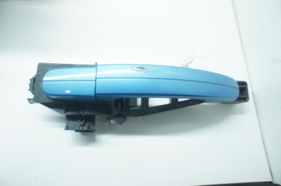 ручка наружная передняя левая Ford Kuga 2009, 2.0 л., дизель, МКПП, синий, внедорожник 5 дв., 3M51R22AAS