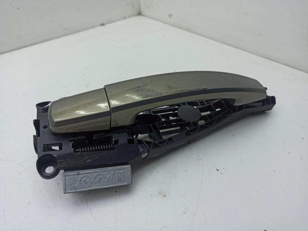 ручка наружная задняя правая Opel Meriva B 2013, 1.4 л., бензин, МКПП, серый, минивэн, 13271979 - фото №1