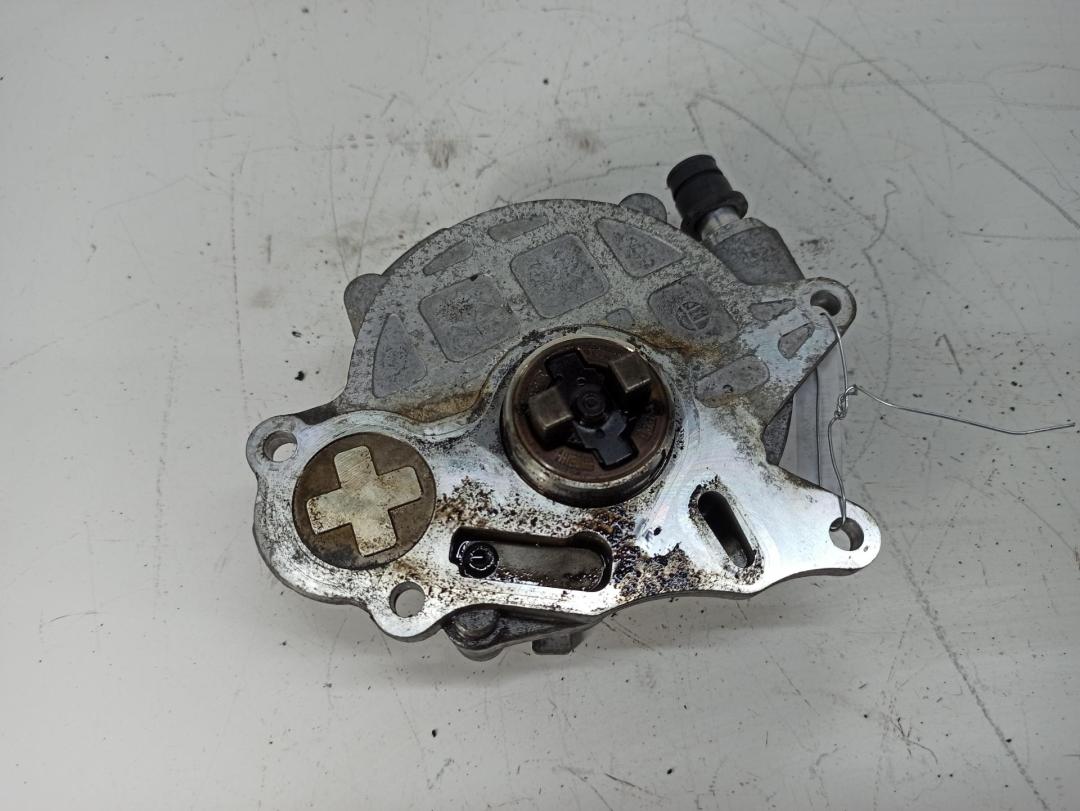 насос вакуумный Audi A3 8P 2012, 2.0 л., дизель, АКПП, чёрный, хетчбэк 5 дв., 03L145100