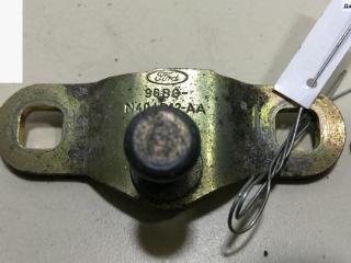 кронштейн (крепление) Ford Mondeo 2 поколение 1999, 1.8 л., бензин, МКПП, белый, универсал