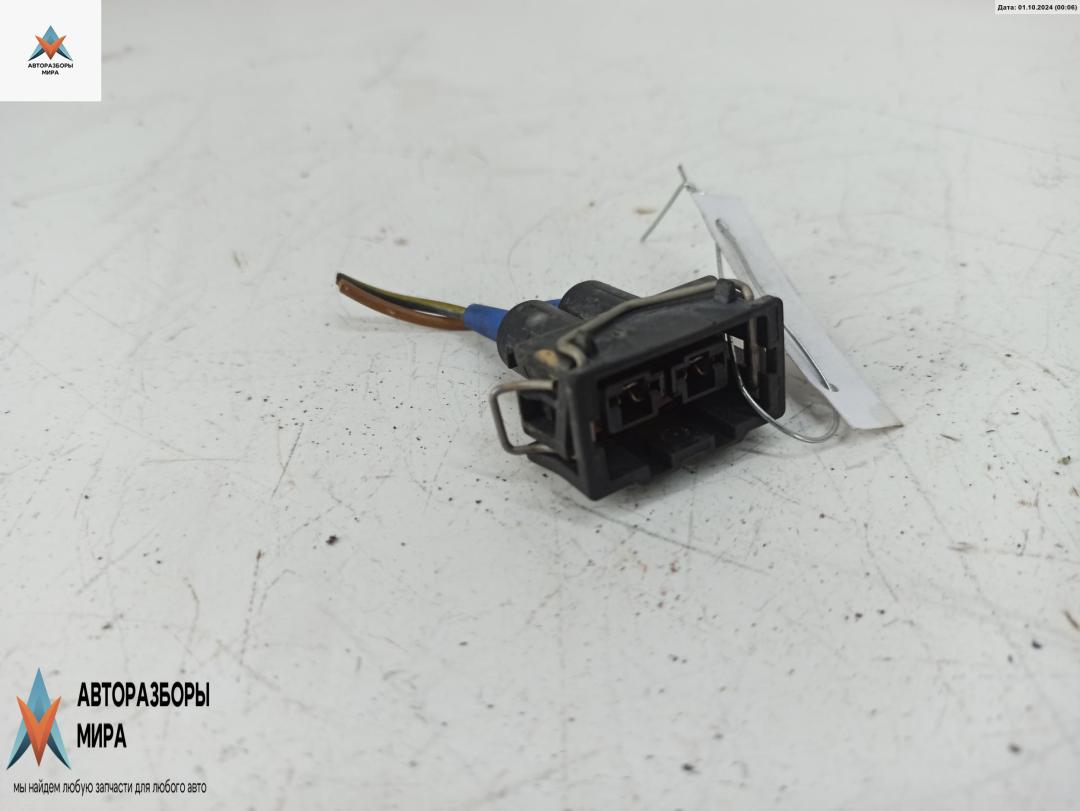 разъем (фишка) проводки Audi A6 4B/C5 1999, 2.4 л., бензин, МКПП, серый, универсал, 357951772 - фото №1