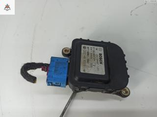 Заслонка печки/климат-контроля Audi A6 4B/C5 [рестайлинг] 2002, 2.5 л., дизель, МКПП, чёрный, универсал, 4B1820511M