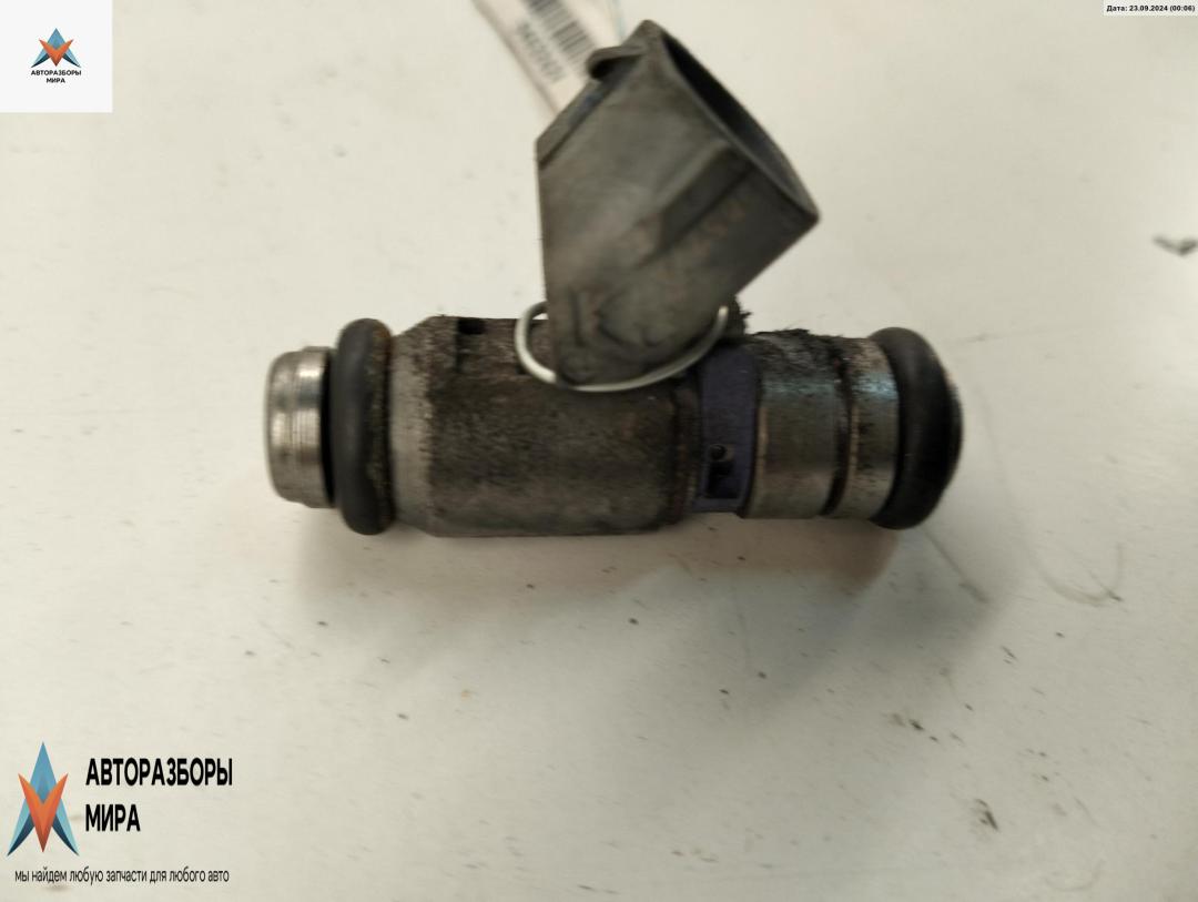 форсунка Volkswagen Golf 4 поколение 2000, 1.6 л., бензин, МКПП, серый, хетчбэк 5 дв., 036031T - фото №1