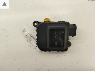 моторчик заслонки печки SEAT Toledo 2 поколение 2002, 2.3 л., бензин, МКПП, синий, седан, 8D2820511C