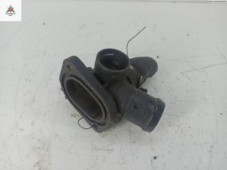 фланец (тройник) системы охлаждения Audi A4 B5 1997, 1.6 л., бензин, МКПП, синий, универсал, 050121133C