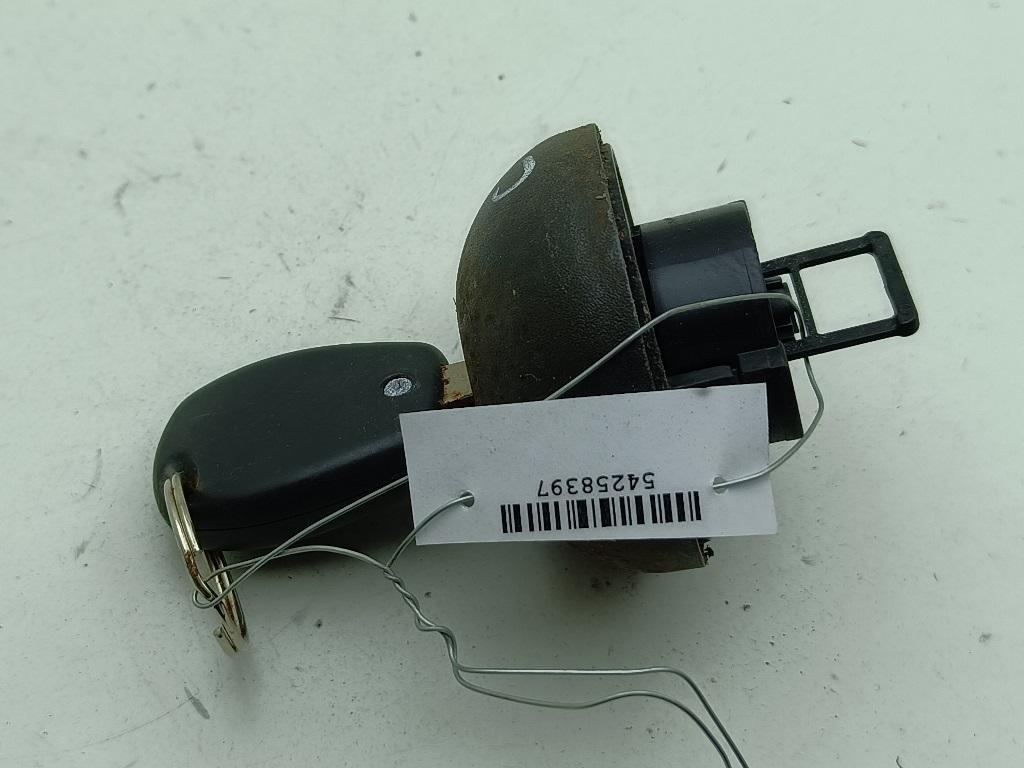 пробка топливного бака Dacia (Renault) Logan I 2005, 1.4 л., бензин, МКПП, синий, седан