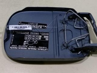 лючок топливного бака Mercedes-Benz E-Класс W211/S211 2005, 1.8 л., бензин, АКПП, серый, универсал, A2117500306