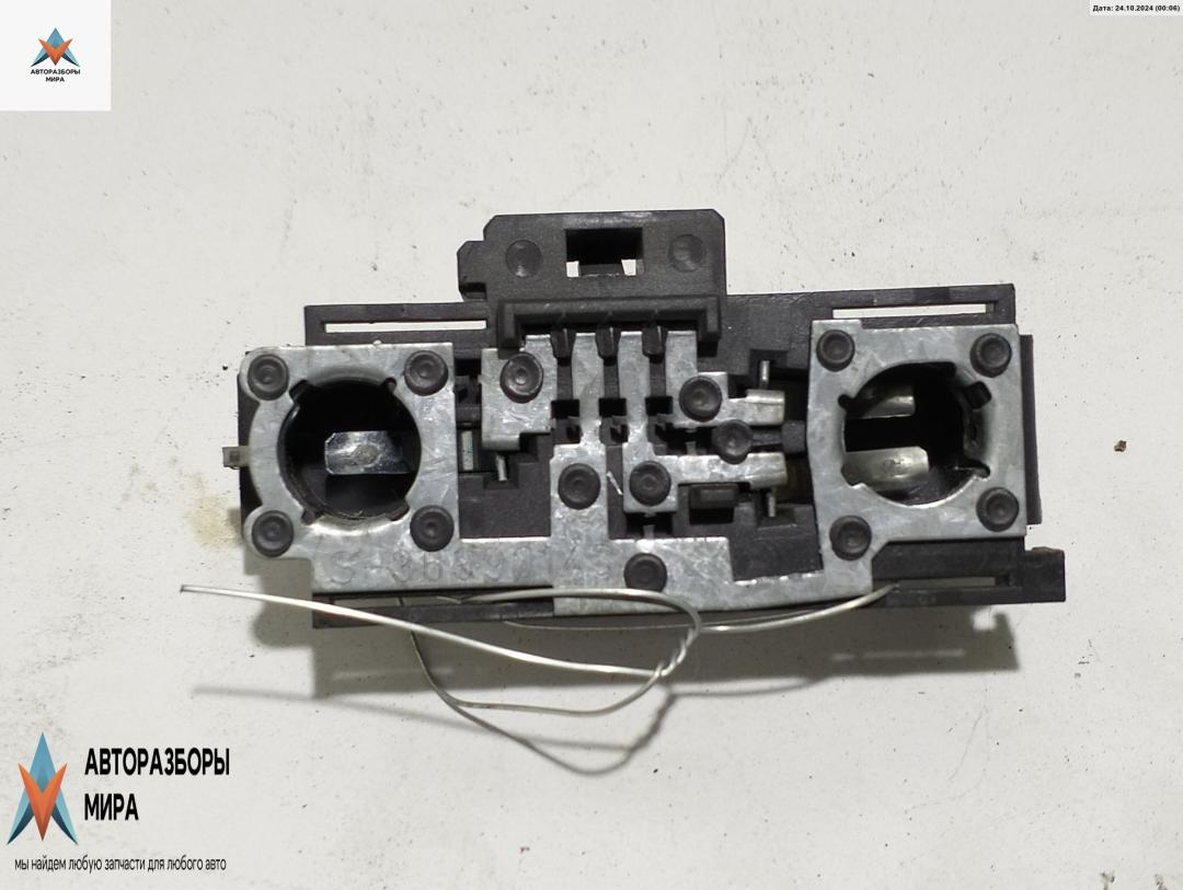 панель заднего левого фонаря Alfa Romeo 145 930 1996, 1.6 л., бензин, МКПП, хетчбэк 5 дв., 36390751 - фото №1