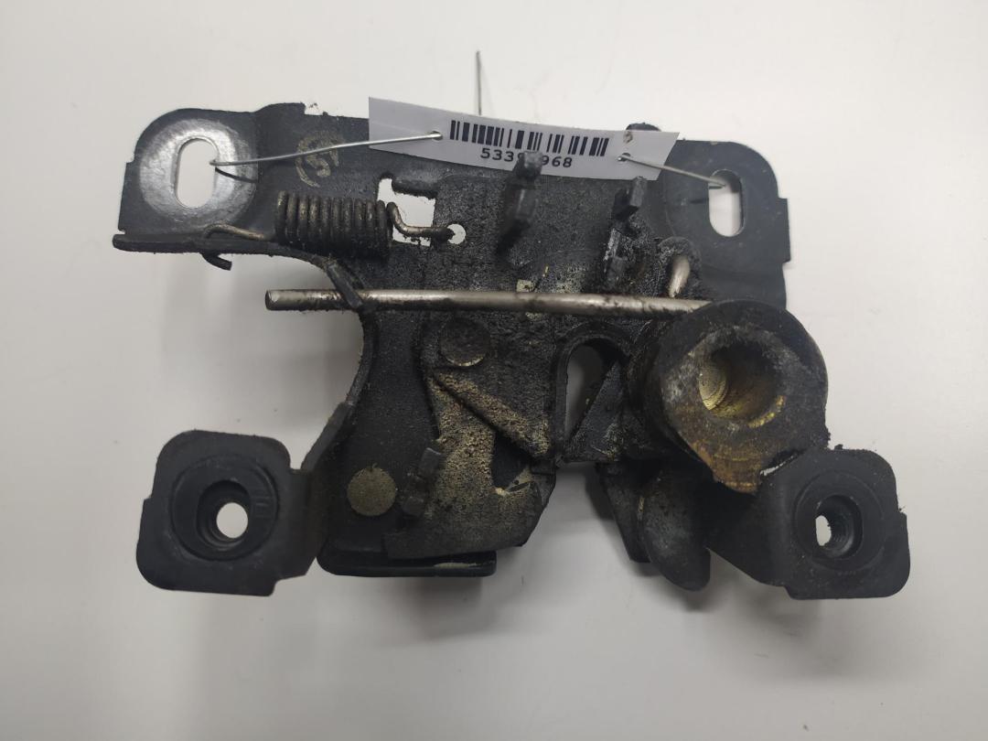 замок капота Audi A3 8L 1997, 1.6 л., бензин, МКПП, зелёный, хетчбэк 3 дв.