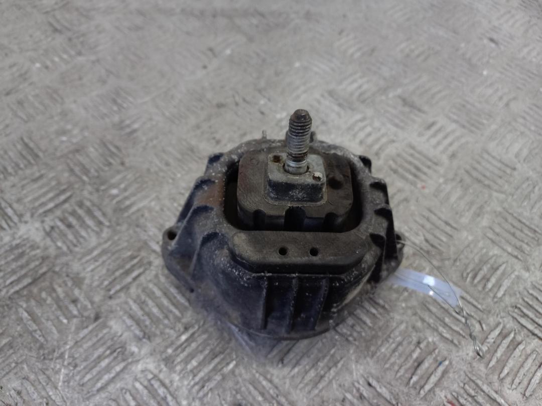 подушка крепления двигателя BMW 1 E81/E87 2005, 2.0 л., дизель, МКПП, чёрный, хетчбэк 5 дв., 1398111