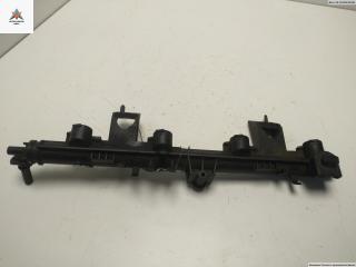 топливная рампа Renault Modus 1 поколение 2005, 1.2 л., бензин, МКПП, красный, хетчбэк 5 дв., 8200286064