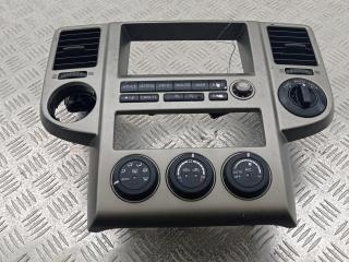 консоль салона (центральная часть) Nissan X-Trail T30 [рестайлинг] 2006, 2.2 л., дизель, МКПП, серый, внедорожник 5 дв.