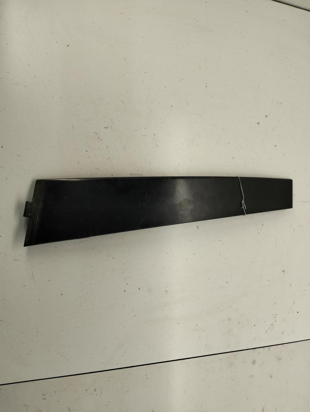 молдинг двери передней правой Volkswagen Passat B6 2007, 2.0 л., дизель, МКПП, синий, универсал, 3C4837902