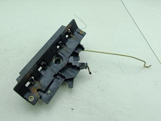 кнопка открытия багажника Audi A4 B5 1996, 1.8 л., бензин, МКПП, серый, универсал, 8D5827565