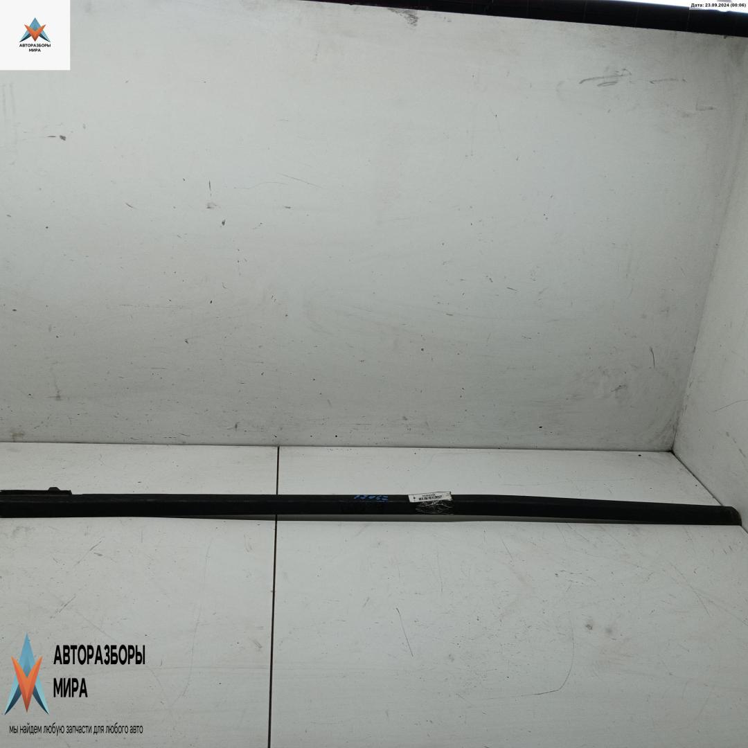 Молдинг стекла двери наружный Ford Focus 2 поколение 2006, 1.6 л., дизель, МКПП, белый, универсал, 4M51A20562 - фото №1